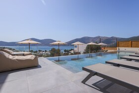 Elivia Boutique Suites