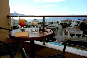 Evia Hotel & Suites
