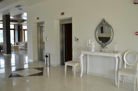 Evia Hotel & Suites