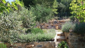 Evia Foxhouse
