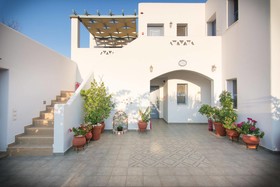 Kallisti Studios & Apartments