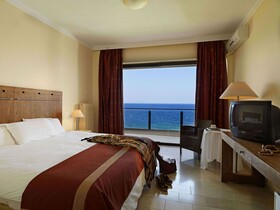 Kalamaki Beach Resort