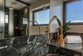 Acro Upscale Residences