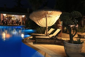 Achtis Hotel