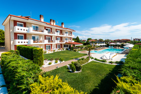Lagaria Hotel & Apartments