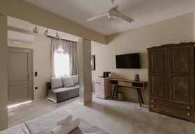Pefkon Suites