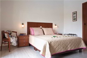 Stratos Hotel