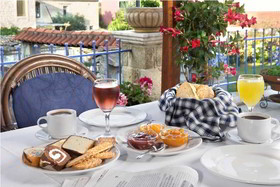 Stratos Hotel