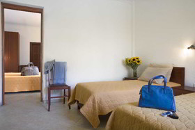 Stratos Hotel