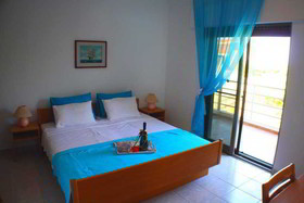 Salonikiou Beach Apartments & Villas