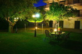 Salonikiou Beach Apartments & Villas