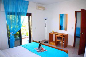 Salonikiou Beach Apartments & Villas