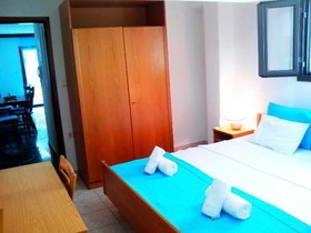 Salonikiou Beach Apartments & Villas