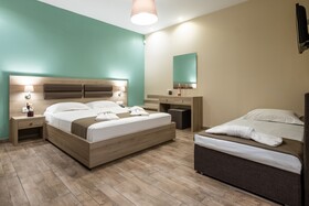 Lagaria Hotel II & Apartments