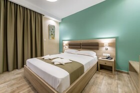 Lagaria Hotel II & Apartments