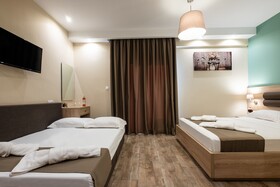 Lagaria Hotel II & Apartments