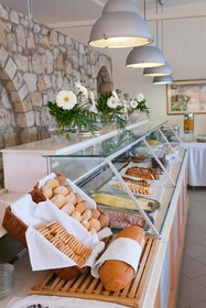 Arya Hotel