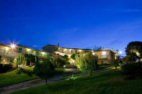 Arya Hotel