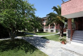 Hanioti Village Resort