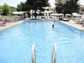 Lesse Hotel