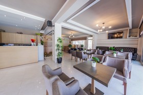 Sarantis Hotel & Suites