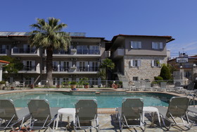 Sarantis Hotel & Suites