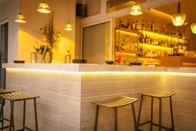 Sarantis Hotel & Suites