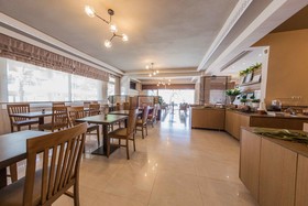 Sarantis Hotel & Suites