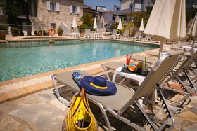 Sarantis Hotel & Suites