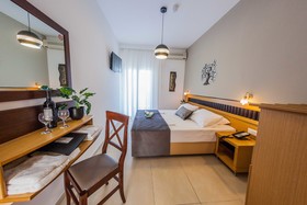 Sarantis Hotel & Suites
