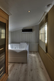 Sunny Villas Resort & Spa