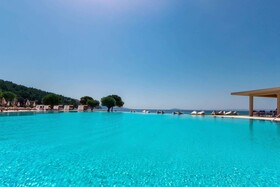 Ammoa Luxury Hotel & Spa Resort