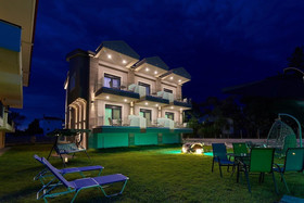 Grey House Apartments