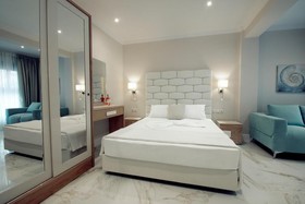 La Mer Apartments