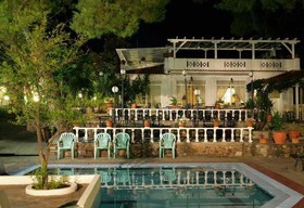 Porfi Beach Hotel