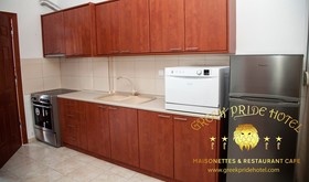 Greek Pride Hotel & Apartments