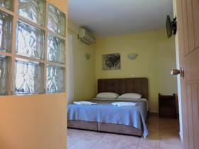 Julia Hotel