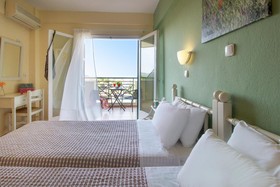 Julia Hotel