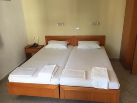 Iris Hotel