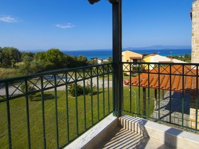 Plagia Shared Pool Maisonette