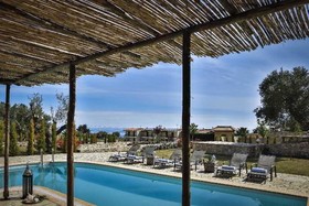 Stigmes Villas & Suites