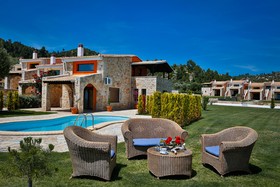 Stigmes Villas & Suites