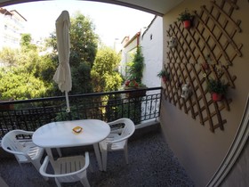 Akrotiri Hotel