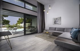 Lagomandra Beach Hotel