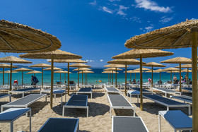 Lagomandra Beach Hotel