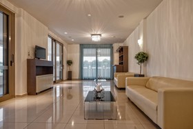 Lagomandra Beach Hotel