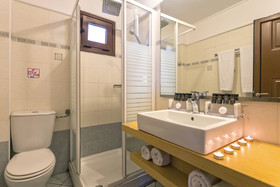 Lagomandra Beach Hotel