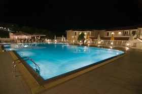 Lagomandra Beach Hotel