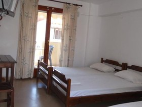 Parthenon Family Hotel