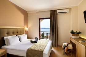 Akrathos Beach Hotel